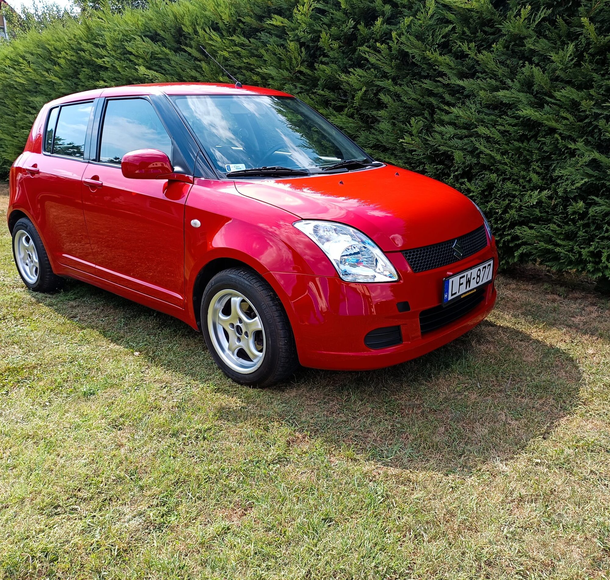 tahiautókölcsönzés. suzuki